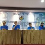 Ketua DPD KNPI Sumut Samsir Pohan dan pengurus saat memimpin rapat pleno DPD KNPI Sumut, Rabu.