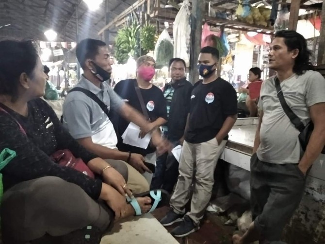 tim Relawan Bobby Nasution (Re-Born) saat menggelar Jemput Aspirasi Pedagang di Pasar Kemiri Simpang Limun.