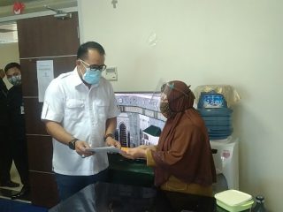 Aulia Rahman saat mengundurkan diri sebagai anggota DPRD Kota Medan.