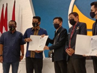 Partai Nasdem saat menyerahkan surat keputusan (SK) dukungan kepada menantu Jokowi, Bobby Nasution dan Aulia Rahman di Pilkada Medan 2020.