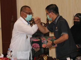 Plt Walikota Medan, Akhyar Nasution dalam rapat paripurna Penyampaian Nota Pengantar Kepala Daerah Kota Medan.
