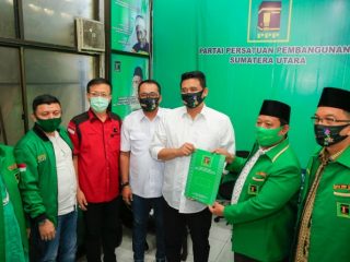 Penyerahan Rekomendasi kepada Bobby Nasution dan Aulia Rachman yang hadir di Kantor DPW PPP maupun DPW NasDem Sumut.