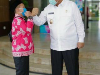 Plt Walikota Medan, Akhyar Nasution saat melepas kafilah Kota Medan di Balai Kota Medan, Jumat (4/9/2020).