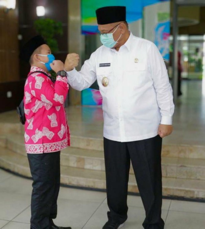 Plt Walikota Medan, Akhyar Nasution saat melepas kafilah Kota Medan di Balai Kota Medan, Jumat (4/9/2020).