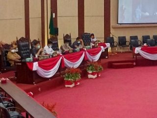 Rapat paripurna yang diselenggarakan di DPRD Kota Medan