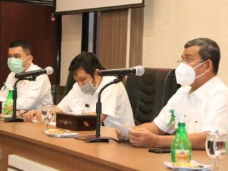 Sekda Kota Medan, Alrahman Pane, Syafruddin Lubis selaku Wakil Penanggung Jawab dan didampingi Isaac Yudhistira selaku Ketua Tim di Balai Kota Medan, Selasa (9/9/2020).