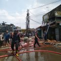 Diduga Korsleting Listrik, 4 Ruko di Jalan SM Raja Hangus Terbakar