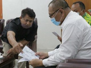 Perwakilan Rumah Aspirasi Romo Centerirasi Romo Center saat mendatangi Plt Walikota Medan, Akhyar Nasution