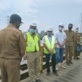Plt Walikota Medan, Akhyar Nasution saat meninjau jembatan Sicanang beberapa waktu lalu.