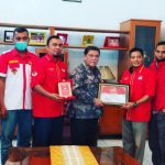 Piagam penghargaan diberikan kepada Wakil Bupati Deli Serdang, M Ali Yusuf Siregar oleh Bakorda Fokusmaker Sumut.