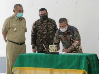 Plt Walikota Medan, Akhyar Nasution hadiri Penandatanganan Nota Kesepahaman Kesepakatan Kerja Sama Bidang Pendidikan dan Pelatihan Sub Sektor Ekonomi Kreatif di Pendopo Rumah Dinas Kantor Walikota Medan.