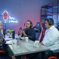 Bobby Afif Nasution dengan Kepsek SDIT Nurul Azmi, Eko Syahputra saat podcast di Ruang Kolaborasi.