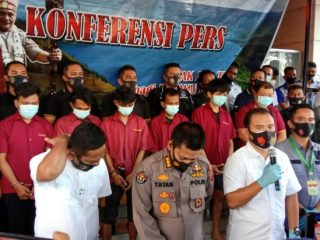 Kasubdit Jatanras Polda Sumut, Kompol Taryono saat Konferensi pers terkait pembunuhan Jefri Wijaya.