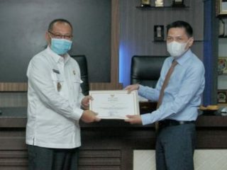 Plt Walikota Medan, Akhyar Nasution dengan pimpinan PT Surya Daindo Harmoni.