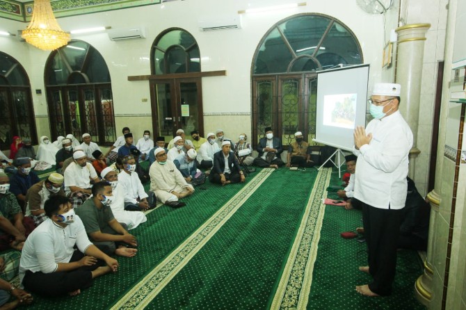 Akhyar Nasution saat berpidato di Lingkungan XI di Masjid Al Jihad Tanah 600.