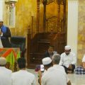 Ustadz Sigi Nur Raharja alias Gus Nur saat penyampaian tausiyah usai Sholat Subuh berjamaah di Masjid Al Ma'Ruf.