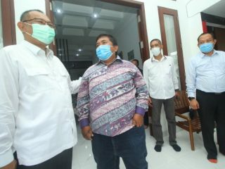 Ikatan Alumni Fakultas Ekonomi UMSU saat mendatangi kediaman Calon Walikota Medan, Akhyar Nasution untuk memberikan dukungan kepada Akhyar Nasution.