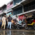 Calon Walikota Medan, Muhammad Bobby Afif Nasution didampingi Ketua Umum Relawan Bobby Nasution (Re-born) blusukan di Pasar Tradisional.