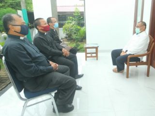 Forum Komunikasi Pendeta Kota Medan saat mengunjungi rumah Calon Walikota Medan nomor urut 1, Akhyar Nasution.