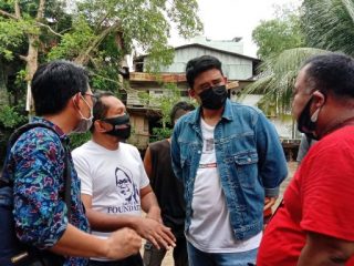 Cawalkot Medan, Bobby Nasution saat mengunjungi rumah warga di Jalan Badur, Kampung Aur