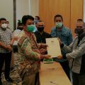Ketua KPU Kota Medan, Agussyah Ramadani Damanik usai rapat pleno terbuka penyampaian hasil verifikasi dokumen syarat calon Walikota dan Wakil Walikota Medan 2020, Minggu (13/9/2020).