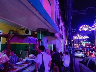 Suasana angkringan di kawasan Kesawan, Medan. (Facebook)