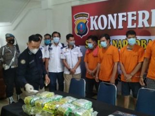 Konferensi pers terkait kasus penyitaan 5 kilogram sabu dari Mes Pemko Tanjungbalai.
