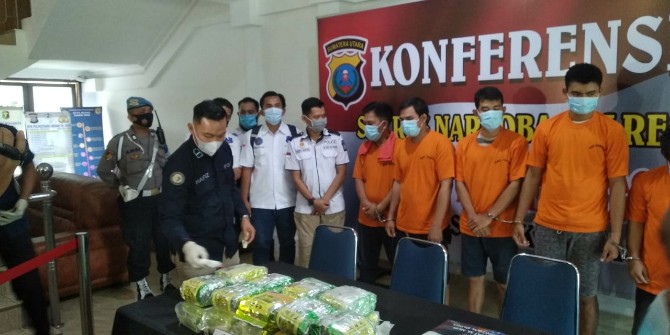 Konferensi pers terkait kasus penyitaan 5 kilogram sabu dari Mes Pemko Tanjungbalai.