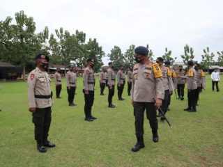Pemberangkatan Satbrimob yang dipimpin Kapolda Sumut, Irjen Martuani Sormin di Mako Kompi 2 Yon A Tanjung Morawa, Rabu (7/10/2020).