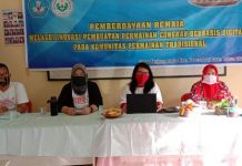 Tim PKM Dosen Unimed saat melakukan pemberdayaan remaja di Desa Tanjung Rejo Kecamatan Percut Sei Tuan.