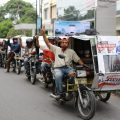 Para abang penarik becak bermotor (parbetor)
