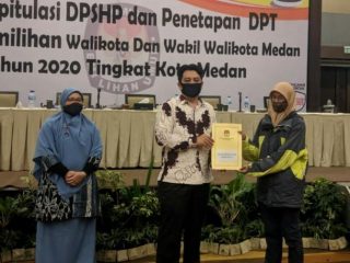 Rapat pleno terbuka rekapitulasi Daftar Pemilih Sementara Hasil Perbaikan (DPSHP) menjadi DPT