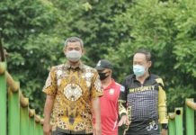 Pjs Walikota Medan, Arief Sudarto Tri nugroho usai rapat evaluasi penanganan Covid-19 di Taman Cadika.