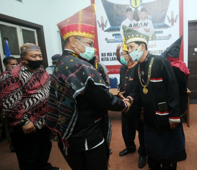 Masyarakat dari etnis Pakpak Bharat di Medan nyatakan dukung Akhyar - Salman (AMAN).