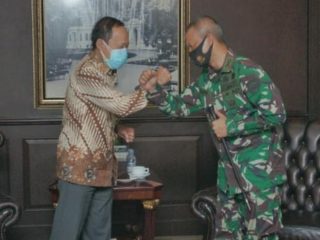 Pjs Walikota Medan, Arief Sudarto Trinugroho saat menerima kunjungan Dandim 0201/BS, Letkol Inf Agus Setiandar