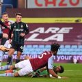 Patrick Bamford (9) menjadi aktor kemenangan Leeds United dengan mencetak hattrick ke gawang Aston Villa