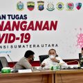 Gubsu Edy Rahmayadi (tengah) berbicang bersama Kapolda Sumut dan Pangdam I/BB usai vidcon di Rumdis Gubsu, Rabu (14/10/2020)