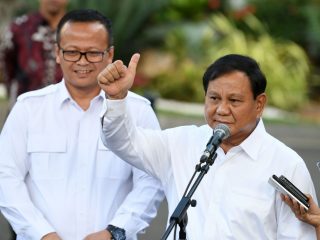 Edhy Prabowo saat bersama Prabowo Subianto
