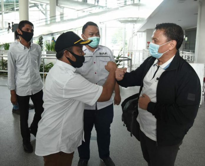 Ketua DPP Partai Keadilan  Sejahtera (PKS) Mardani Ali Sera saat tiba di Bandara Kualanamu Internasional.