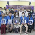 Mahasiswa dan Dosen FISIP UMSU berprestasi foto bersama.