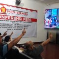 Suasana nobar debat Pilkada Medan di Kantor Partai Gerindra Sumut