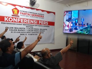 Suasana nobar debat Pilkada Medan di Kantor Partai Gerindra Sumut