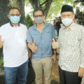 Rocky Gerung (tengah) bersama Akhyar Nasution dan Salman Alfarisi di Merdeka Walk, Medan.(ist)
