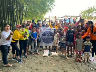 Ecosmo Medan Berbagi Salurkan Bantuan untuk Korban Banjir
