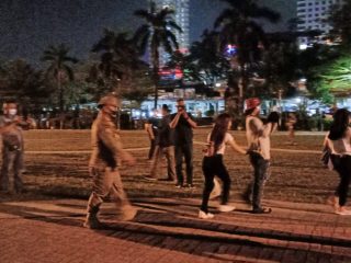 Kerumunan di Lapangan Merdeka Medan Dibubar Paksa