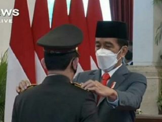 Jendral Polisi Drs. listyo Sigit Prabowo, M.Si resmi dilantik sebagai kepala Kapolri