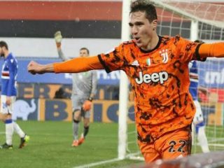 Frederico Chiesa merayakan golnya ke gawang Sampdoria.