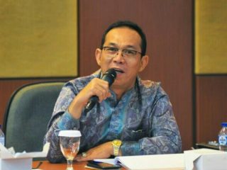 Kementerian Keuangan menargetkan penerimaan negara pada APBN tahun 2021 mencapai Rp 1.743,6 triliun, atau tumbuh sebesar 6,7 persen dari realisasi sementara tahun sebelumnya