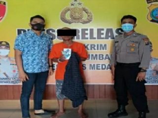 Perampok di atas angkot sebelum dijebloskan ke sel Polsek Patumbak, Kamis (21/1/2021)
