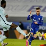 James Maddison mencetak gol kedua Leicester City ke gawang Chelsea. Leicester berada di puncak klasemen sementara.(bolanet)